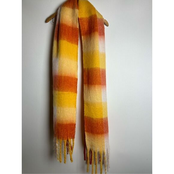 Orange and yellow oversized scarf - Picture 3 of 7